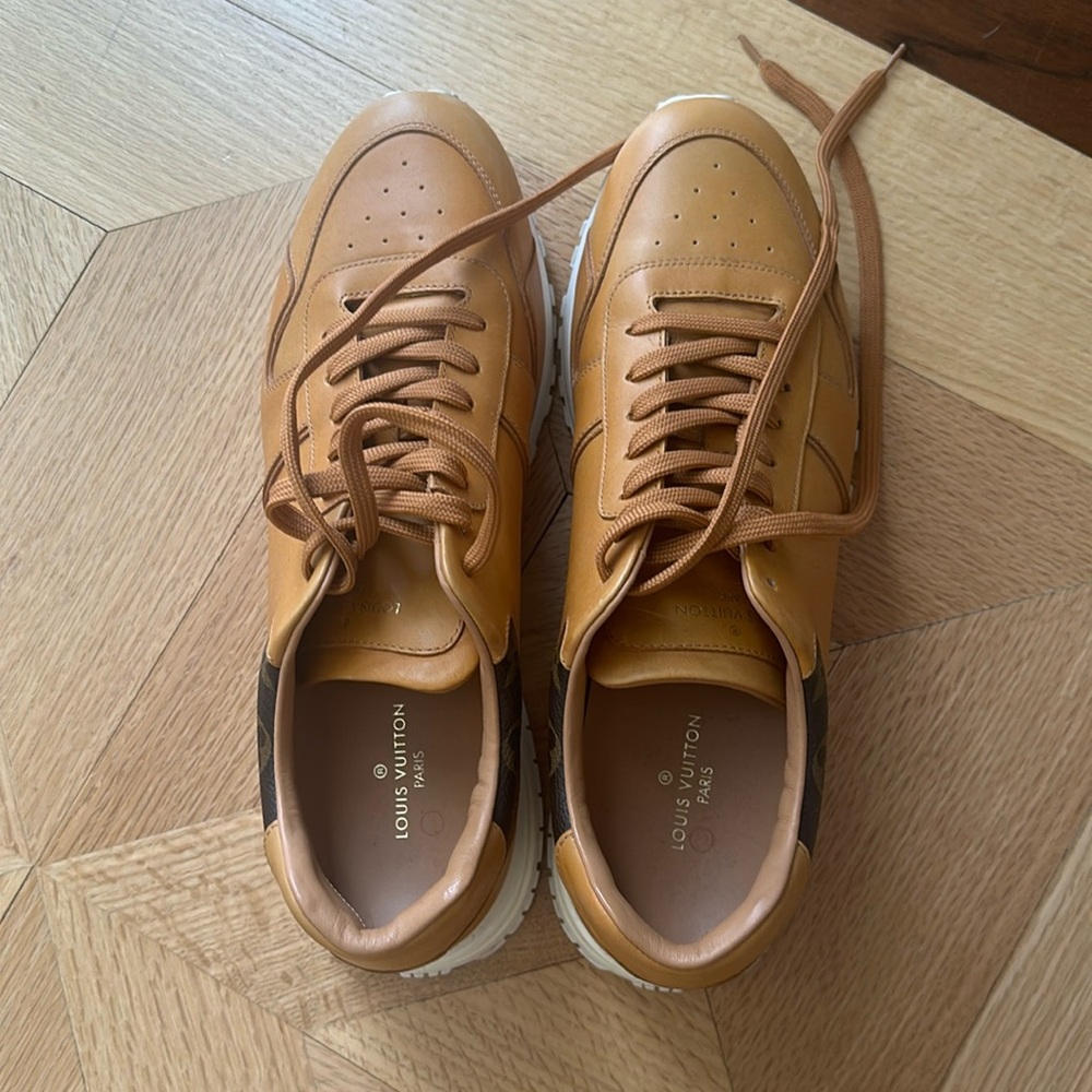 Louis Vuitton size 7.5 men’s tan sneakers